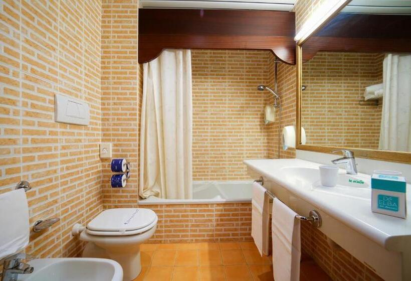 三人经典房间, Le Acacie