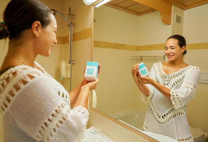 三人经典房间, Le Acacie