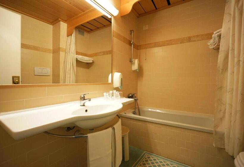 经典四人房间, Le Acacie