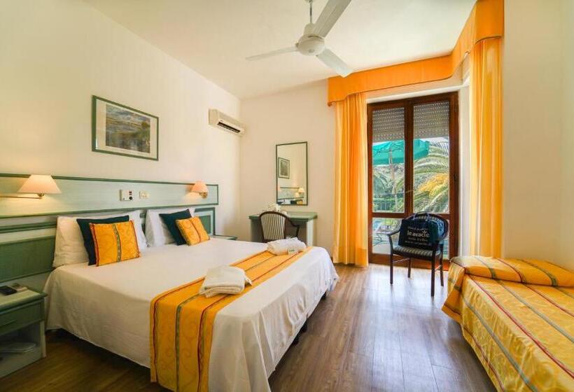 经典四人房间, Le Acacie