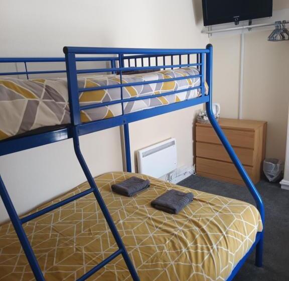 Семейный Номер, Strides