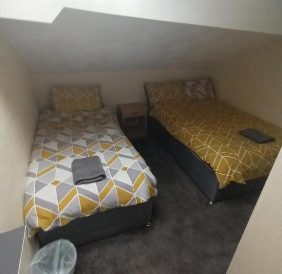 Трехместный Номер Базовый, Strides