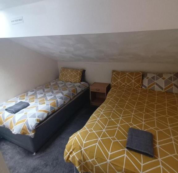 Трехместный Номер Базовый, Strides