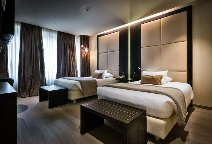 اتاق لوکس سه تخته, The Square Milano Duomo Preferred Hotels & Resorts