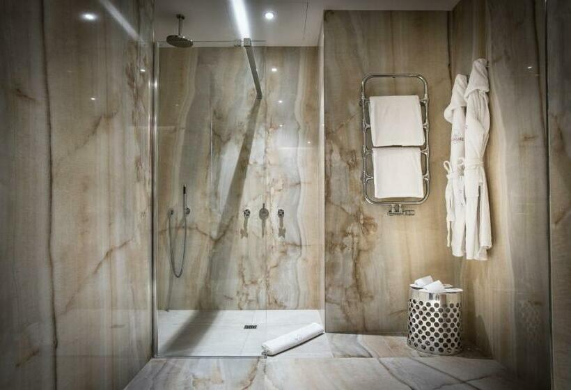 اتاق لوکس سه تخته, The Square Milano Duomo Preferred Hotels & Resorts