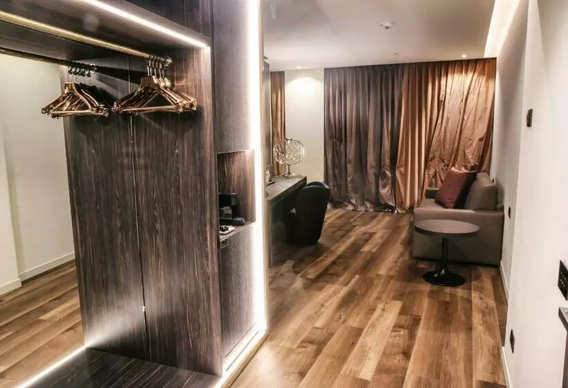 سوییت جونیور, The Square Milano Duomo Preferred Hotels & Resorts