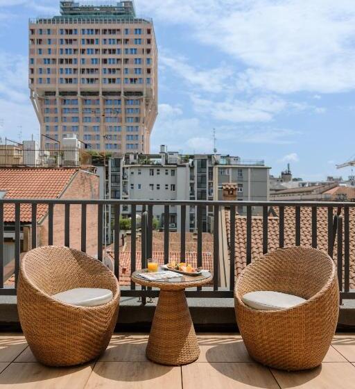 带阳台的豪华间, The Square Milano Duomo   Preferred Hotels & Resorts