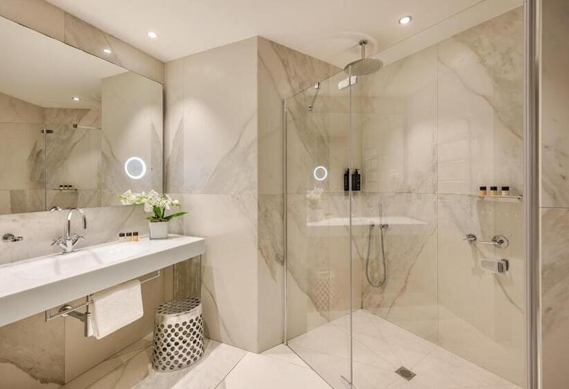 اتاق لوکس با بالکن, The Square Milano Duomo Preferred Hotels & Resorts