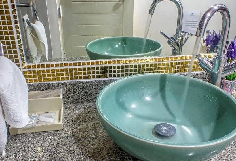 Vivenda 3 Dormitórios com Piscina, Les Palmares Villas