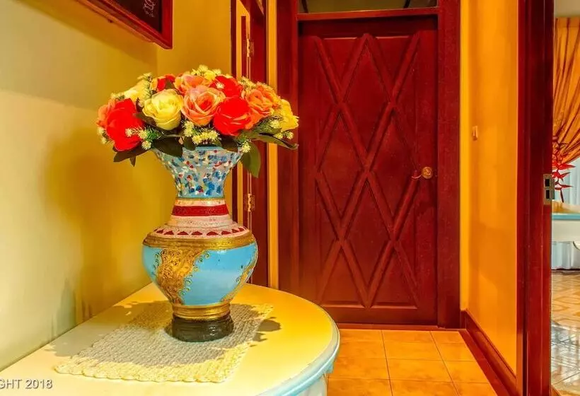 Villa 3 Makuuhuonetta Uima-allas, Les Palmares Villas