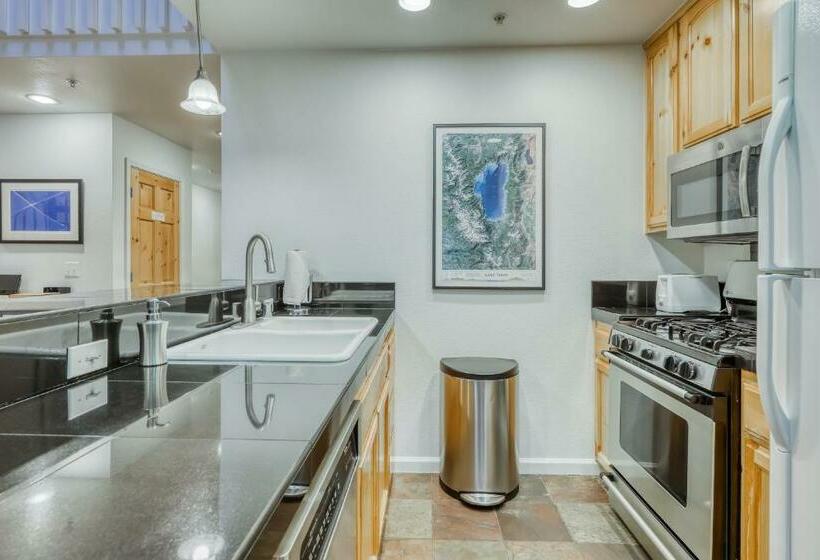 آپارتمان 2 خوابه, Squaw Valley Ski Flat