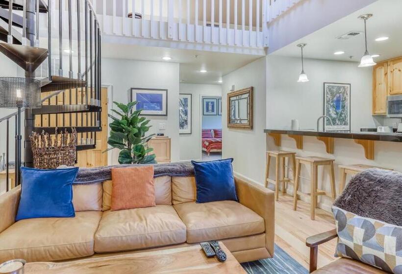 آپارتمان 2 خوابه, Squaw Valley Ski Flat