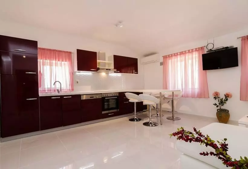 １ベッドルームアパートメント, Apartments Mare