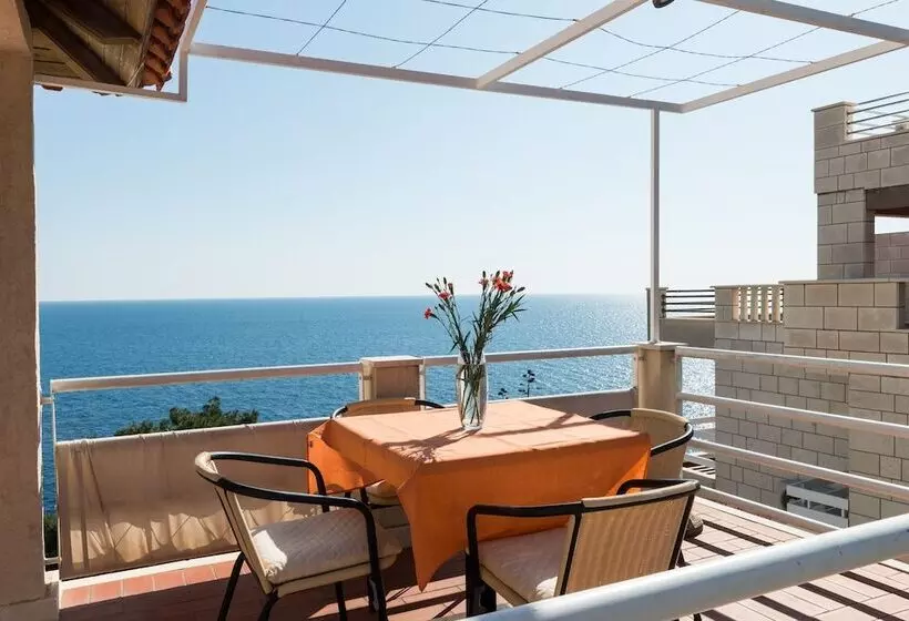 オーシャンビューのテラス付１ベッドルームアパート, Apartments Mare