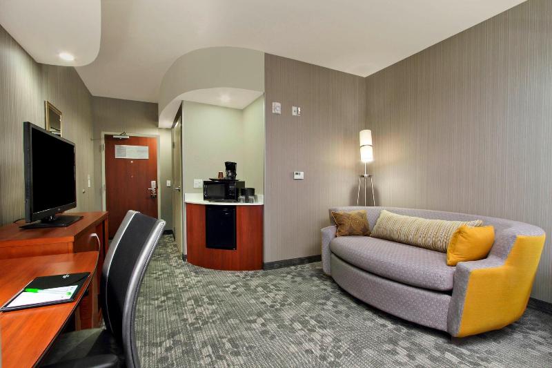 Стандартный Номер Кровать Кинг, Courtyard By Marriott Victoria