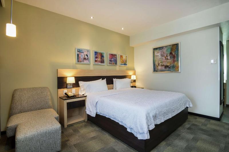 اتاق استاندارد با تخت بزرگ, Hampton Inn By Hilton Silao Aeropuerto Bajio