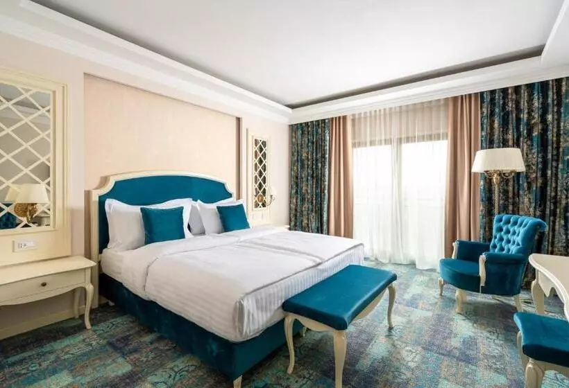 Deluxe Room, Leul De Aur