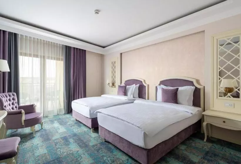 Deluxe Room, Leul De Aur