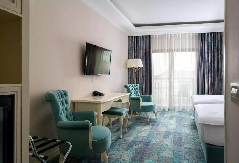 Deluxe Room, Leul De Aur