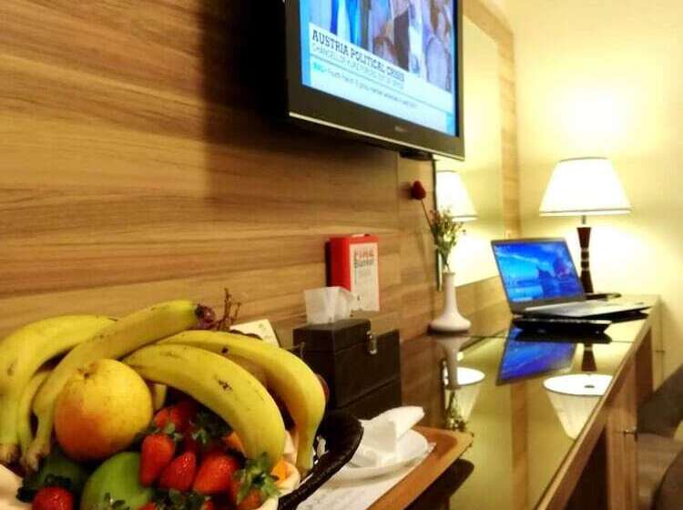 スタンダードルーム, Roshan Al Azhar