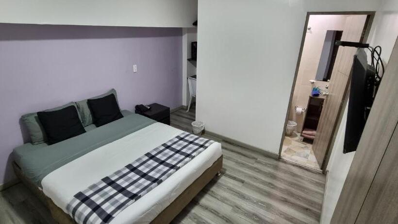 标准单人间, Stay Blue