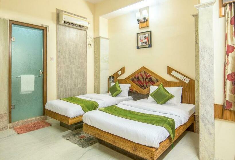 Номер Deluxe, The Natraj Yes Please New Delhi