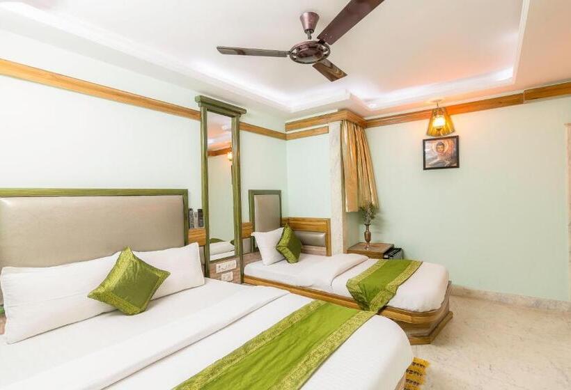 Номер Deluxe, The Natraj Yes Please New Delhi