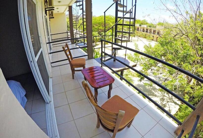 اتاق لوکس با تراس, Surf Ranch Hotel & Resort