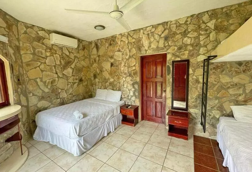 Villa 1 Makuuhuone, Surf Ranch Hotel & Resort