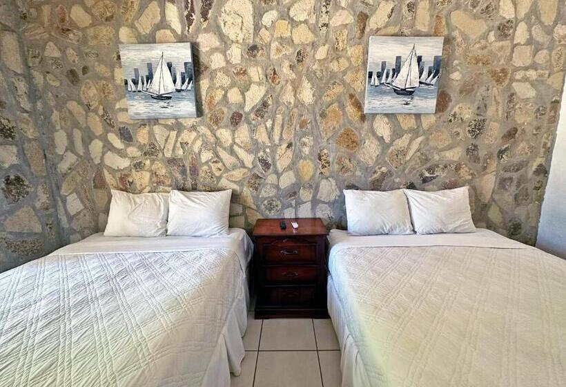 سوییت لوکس, Surf Ranch Hotel & Resort