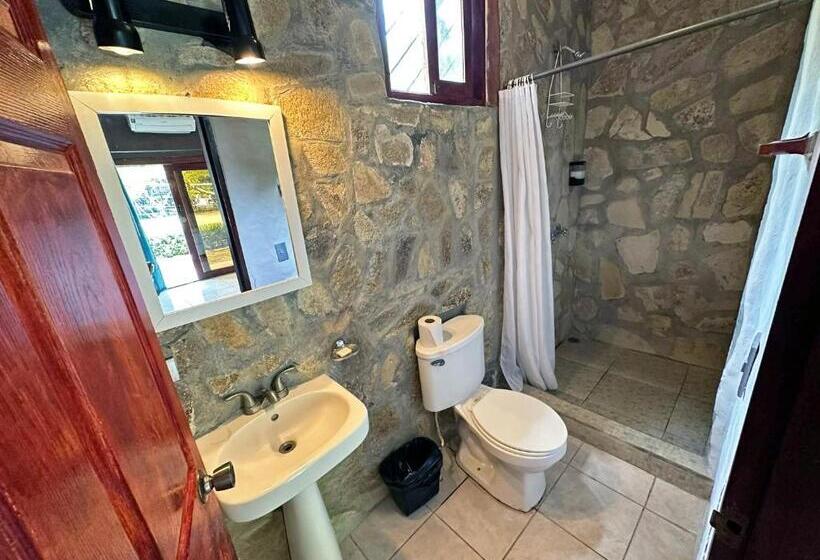 اتاق استاندارد با چشم‌انداز باغ, Surf Ranch Hotel & Resort