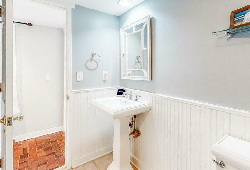 Апартаменты 1 Спальня, Shipmaster 1805