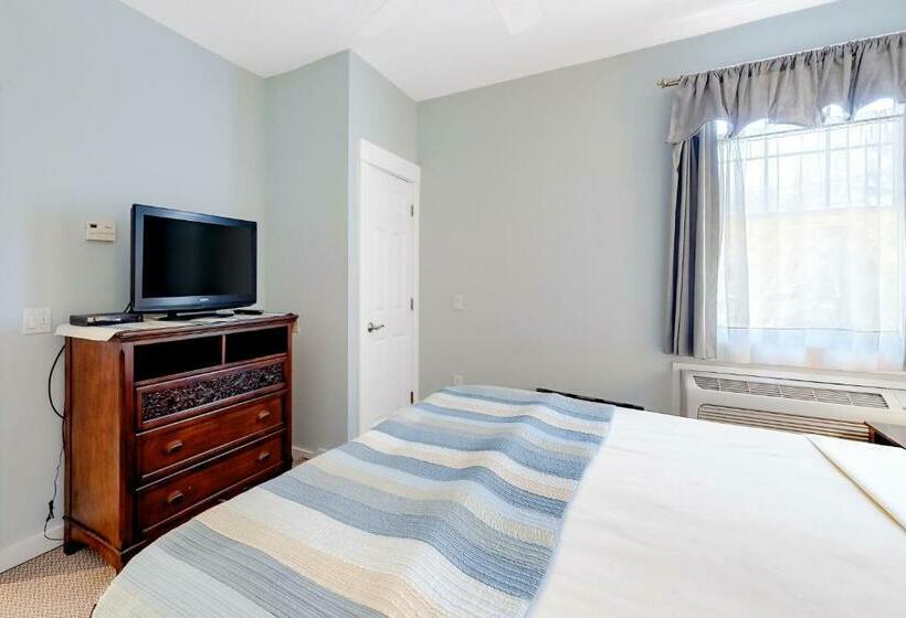 带大床的套房, The Colonels Suites