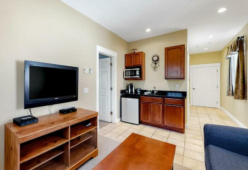 带大床的套房, The Colonels Suites