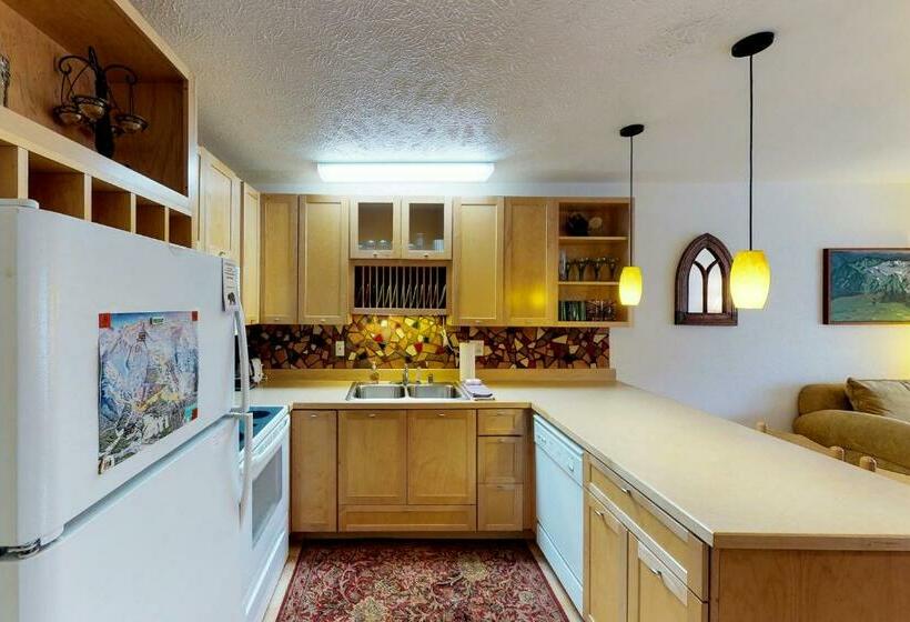 Апартаменты 2 Спальни, Cozy Crystal Mountain Condo