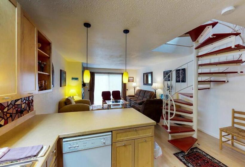 Апартаменты 2 Спальни, Cozy Crystal Mountain Condo