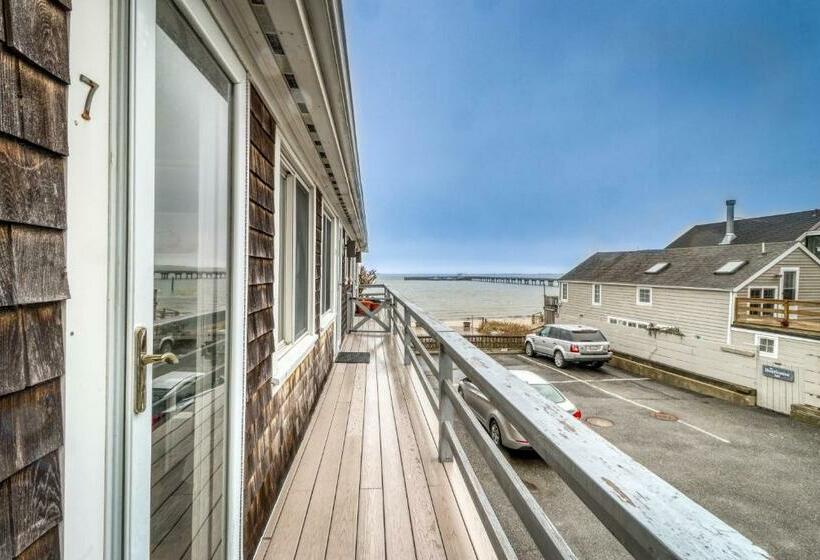 استودیوی استاندارد, Provincetown Waterfront Studio