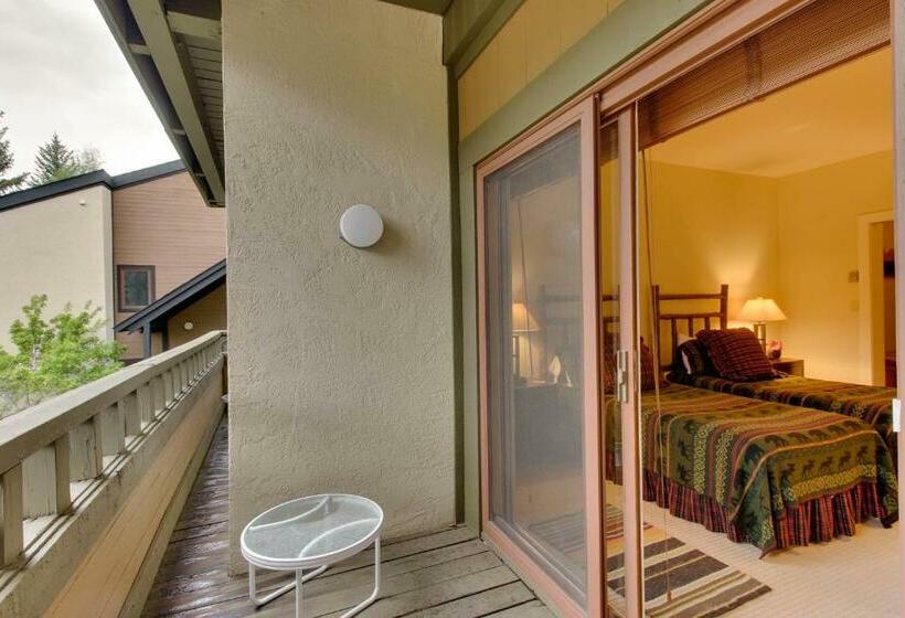 شقة 3 غرف, Among The Wildflowers