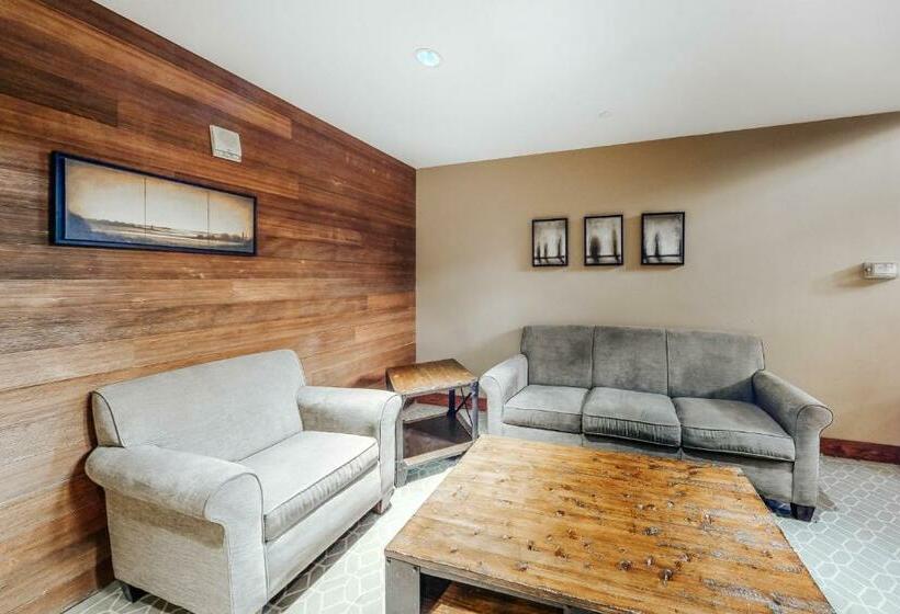 חדר סטודיו סטנדרד, Fraser Crossing 3404