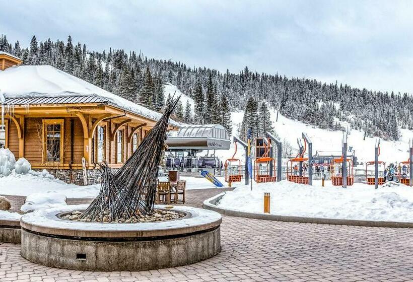 חדר סטודיו סטנדרד, Fraser Crossing 3404