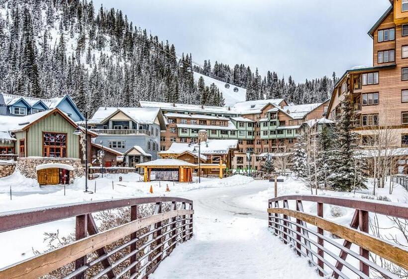 חדר סטודיו סטנדרד, Fraser Crossing 3404