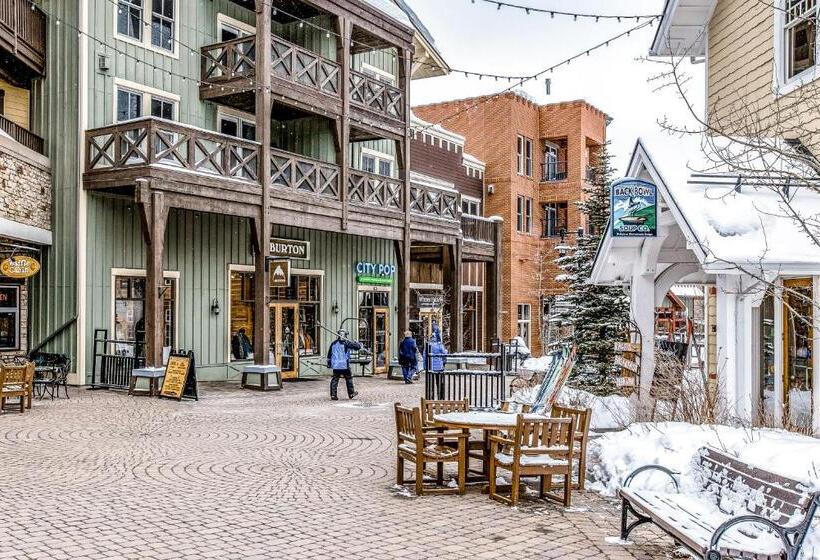 חדר סטודיו סטנדרד, Fraser Crossing 3404