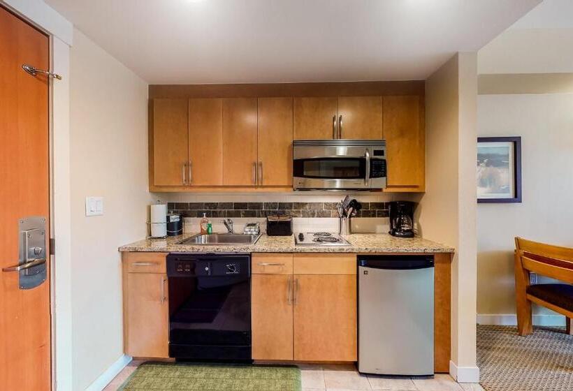 חדר סטודיו סטנדרד, Fraser Crossing 3404