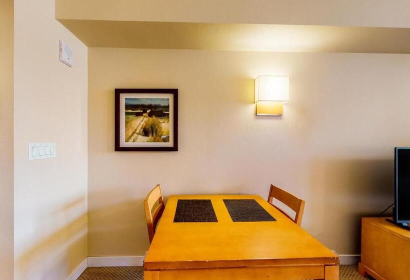 חדר סטודיו סטנדרד, Fraser Crossing 3404