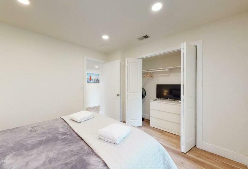 3间卧室的房子, Village Bay Haven