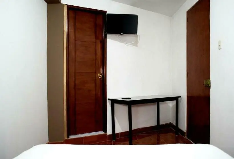 اتاق سوپریور با تخت بزرگ, Hostal Los Angeles