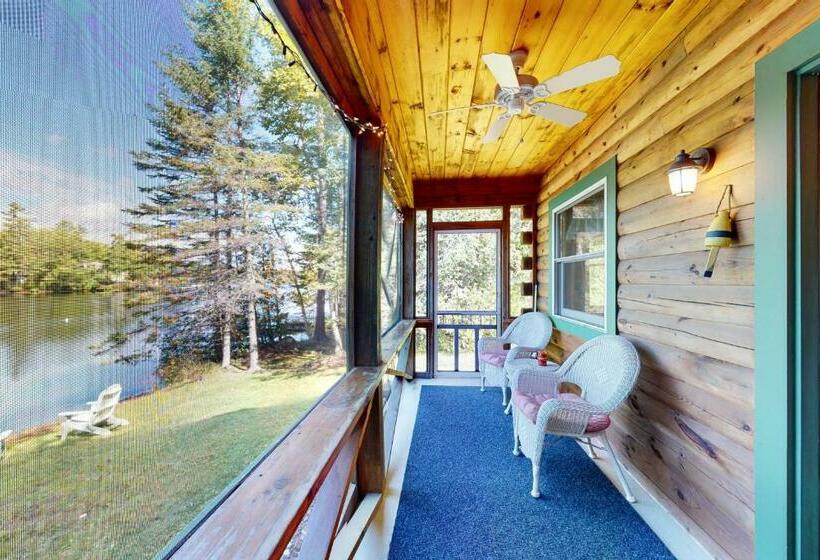 Студия Стандарт, Lenas  Lakeside Cabin