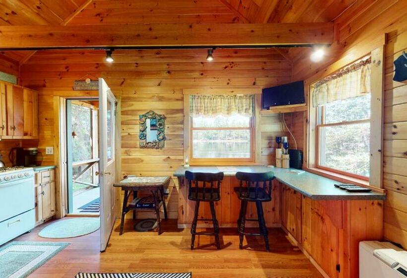 Студия Стандарт, Lenas  Lakeside Cabin