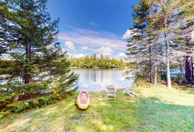 Студия Стандарт, Lenas  Lakeside Cabin