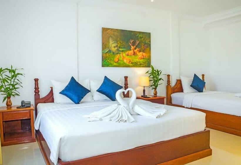 プールビュースイート, The Blanc Residence